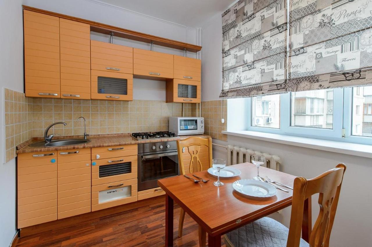 Apartments On Tole By 12 App 51 Almaty Exterior foto